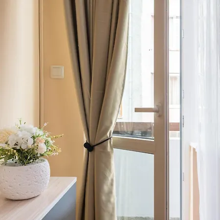 Downtown - Free Parking & Near By Apartmax Appartamento Varna