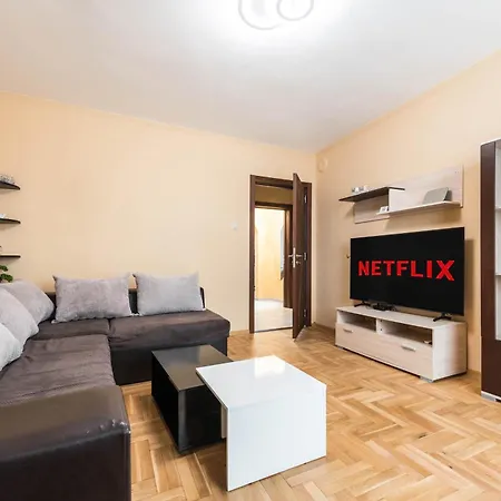 Downtown - Free Parking & Near By Apartmax Appartamento