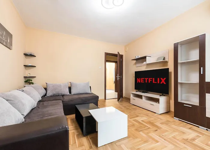 Downtown - Free Parking & Near By Apartmax Appartamento