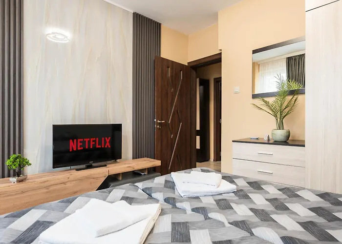 Appartamento Downtown - Free Parking & Near By Apartmax *