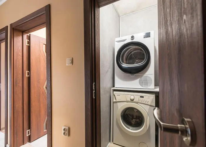 Appartamento Downtown - Free Parking & Near By Apartmax *