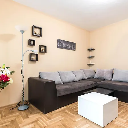 Apartman Downtown - Free Parking & Near By Apartmax Várna