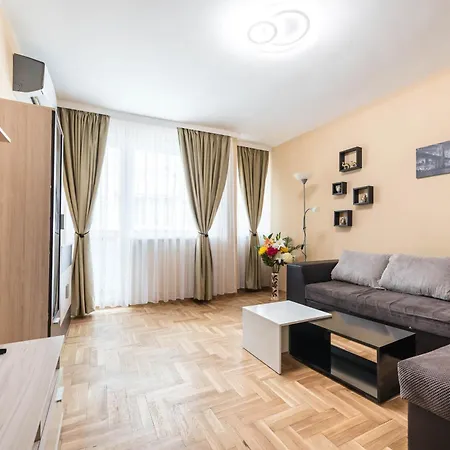Apartman Downtown - Free Parking & Near By Apartmax Várna